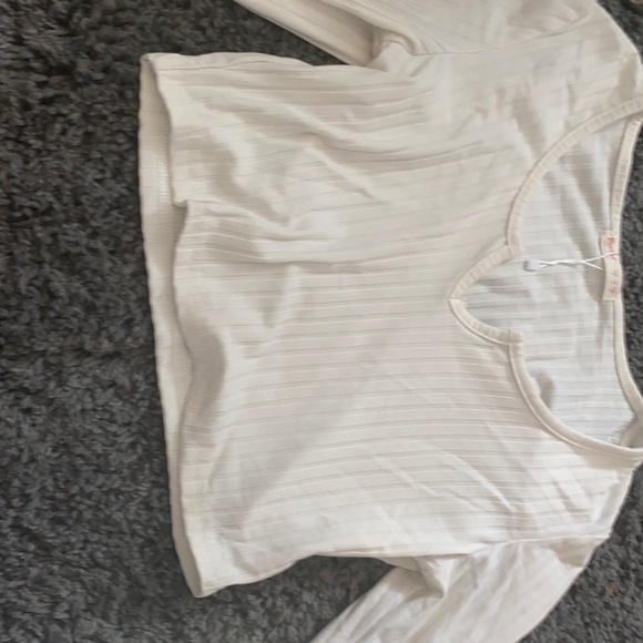 white long sleeve - Picture 1 of 3